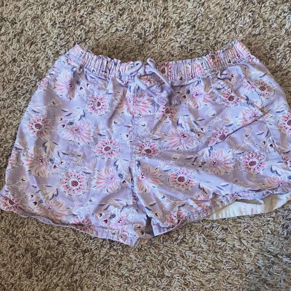 Gap lavender floral print drawstring shorts.